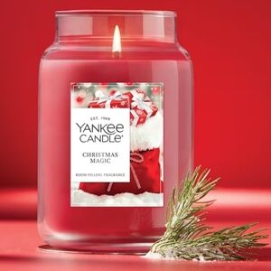 Yankee Candle Christmas Magic Festive Red Jar